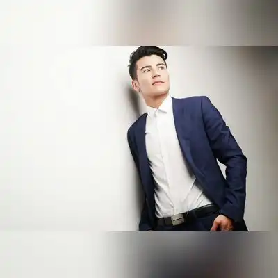 邓雅新